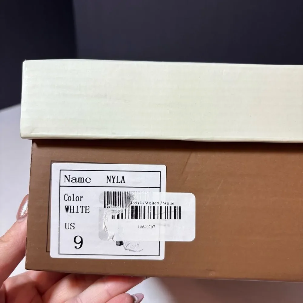 Oasis Society Nyla Heels in White Size 9 NEW in box